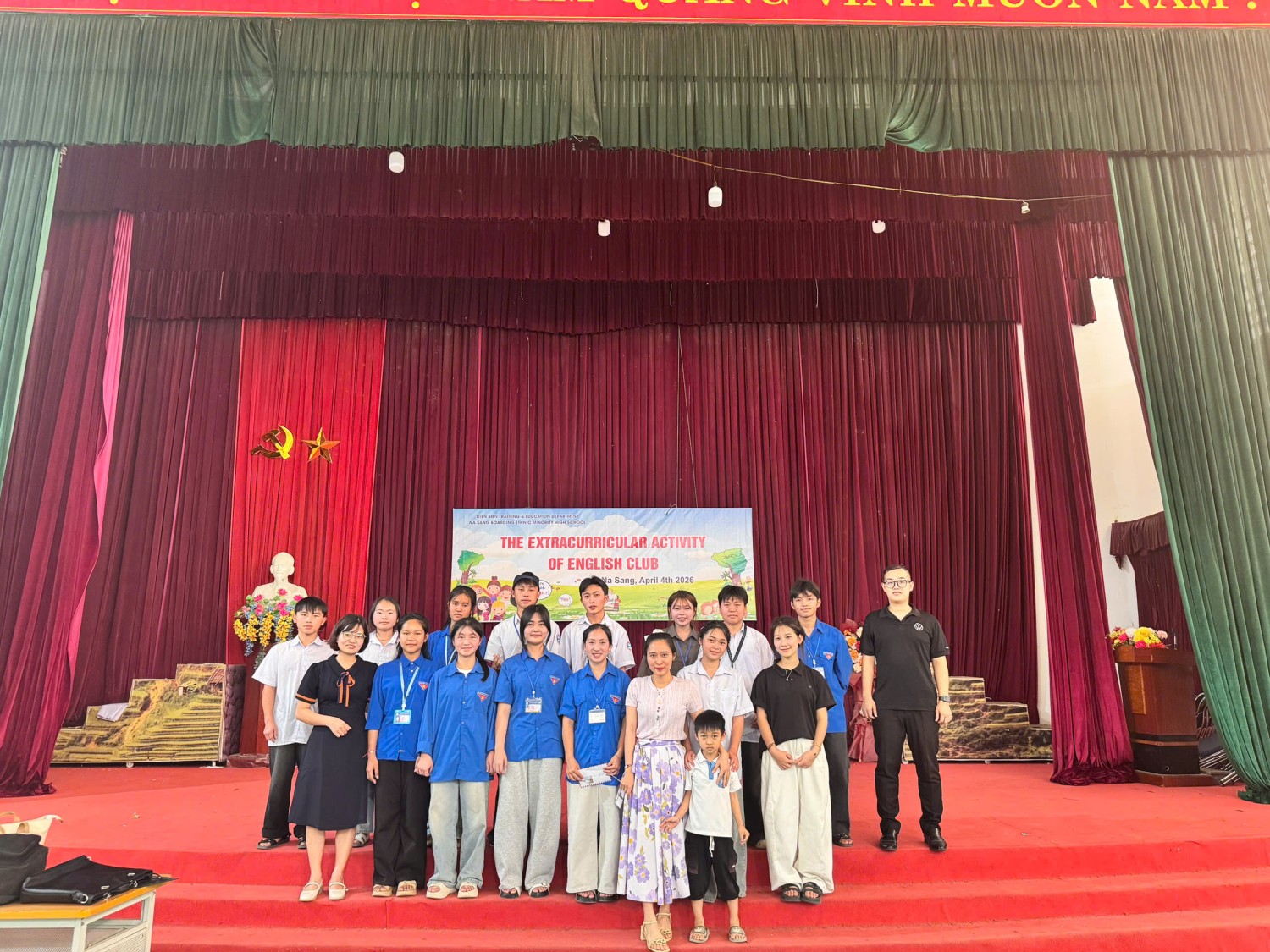 Trường PTDTNT THPT Na Sang tổ chức hoạt động ngoại khoá câu lạc bộ Tiếng anh năm học 2025 -2026